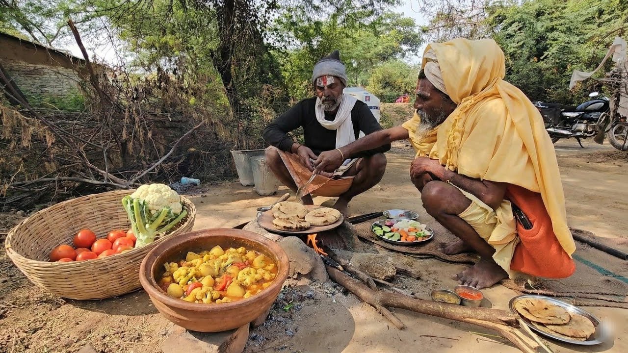 Chitrakoot संत जी की कुटिया का निर्माण संत जी में बनाई स्वदिष्ट सात्विक सब्जी और टिक्कड़ प्रसादी