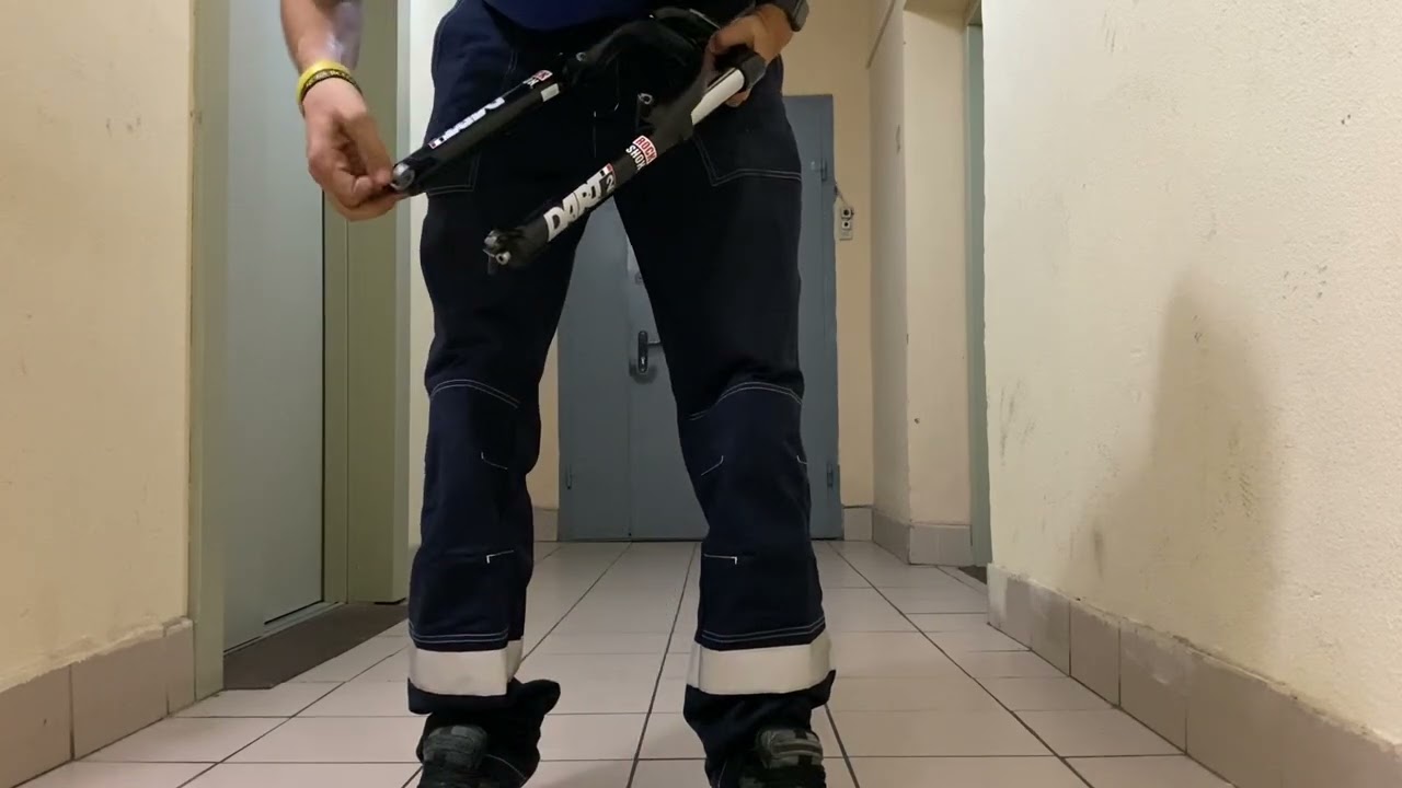 Вилка Rock Shox Dart2 , восстановлена после долгого лежания в холодном гараже.