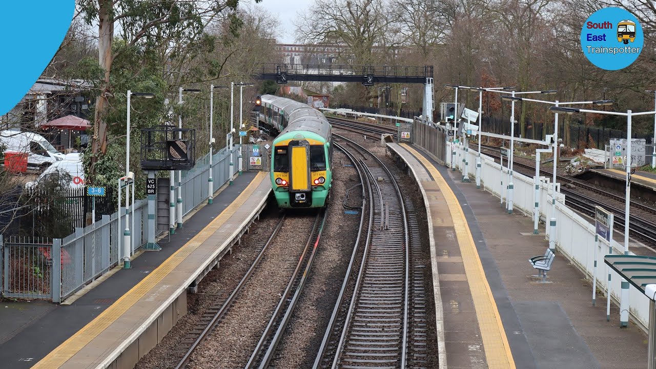 Southern trains at Wandsworth Common (trainspotting at Wandsworth Common)