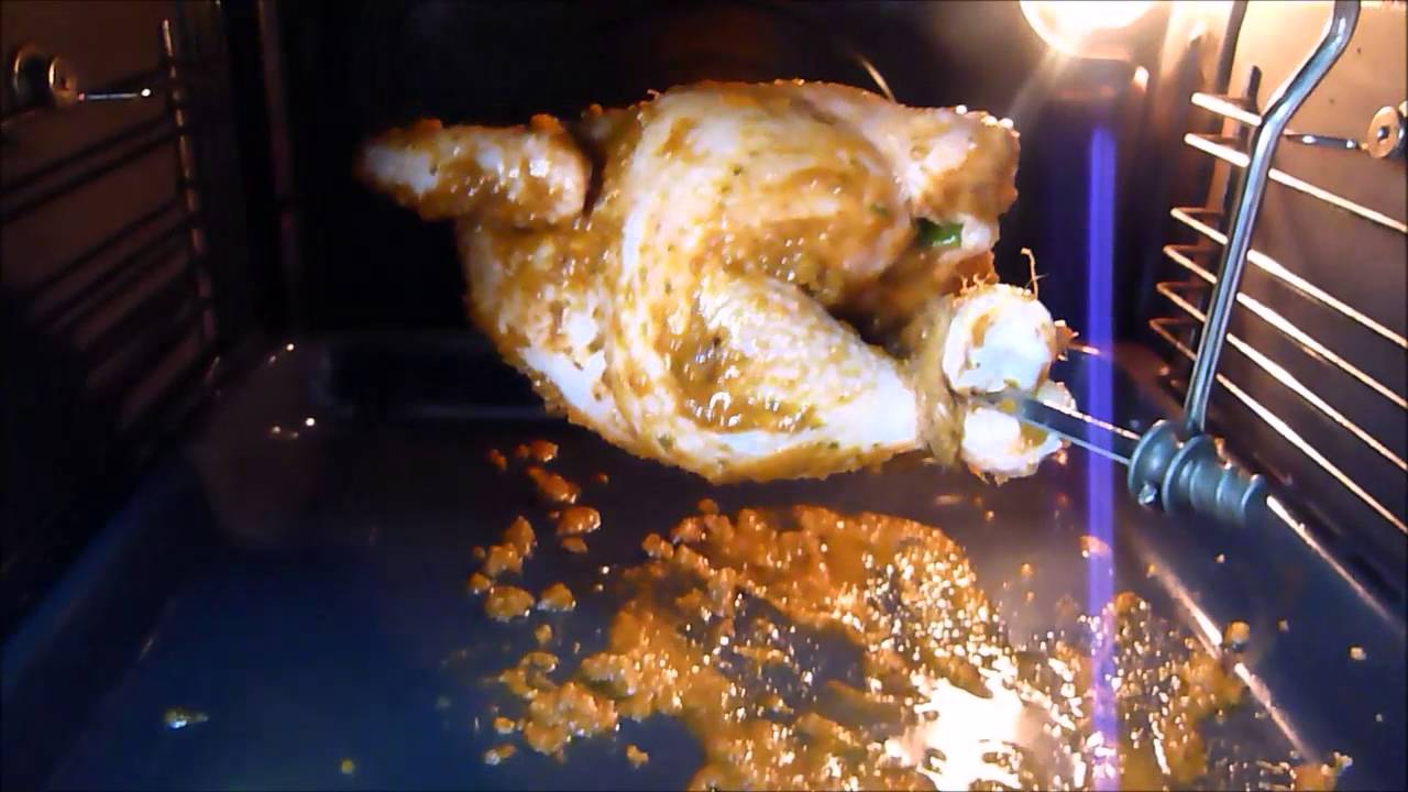 POLLO ASADO en casa, con el pincho giratorio del horno