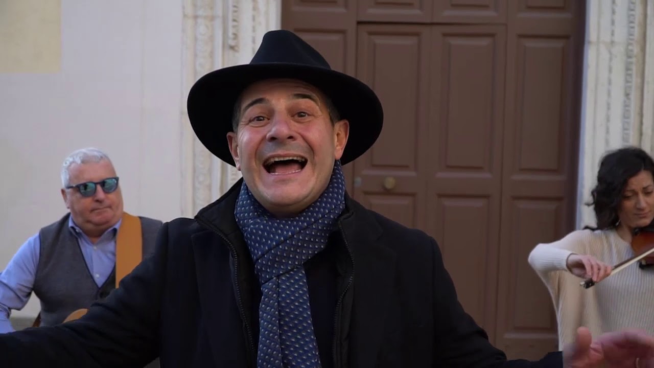 Campobasso saluta il 2019 con le maitunate irriverenti di Nicola Mastropaolo
