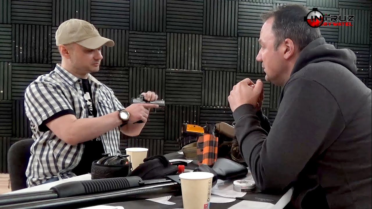 Noszenie przeładowanej broni u cywila i policji? || Andrzej Idzikowski - VIP u Intrudera