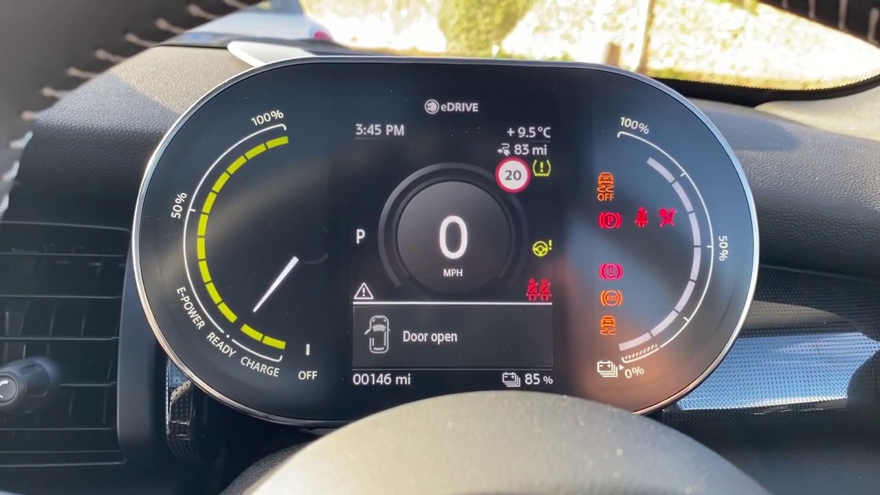Electric MINI COOPER SE Digital Dash Start-Up