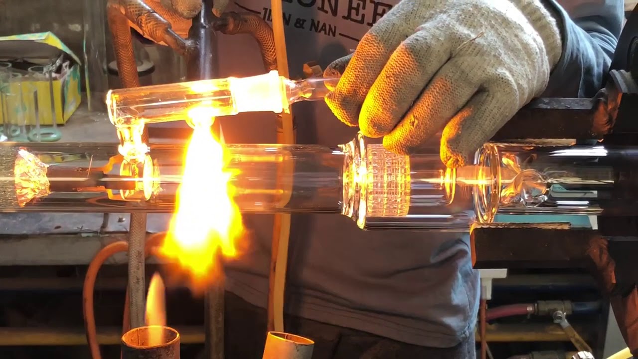 BOROTECH GLASS FLOWER BONG