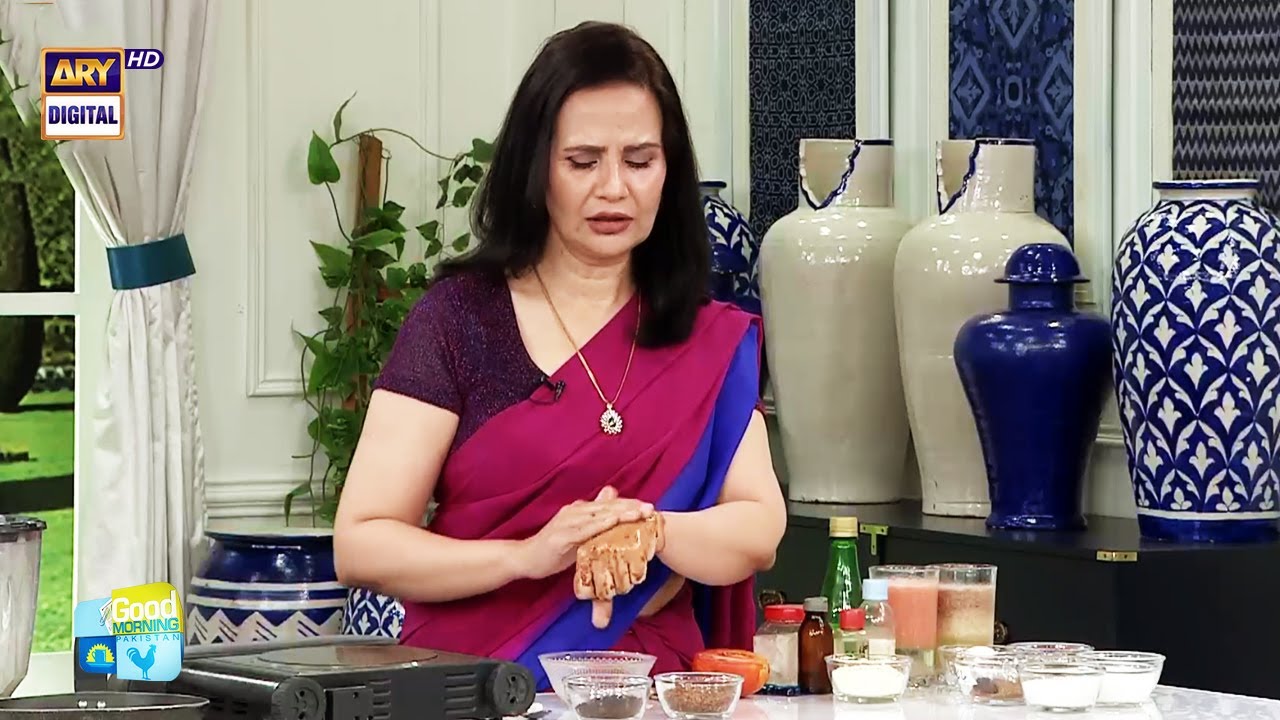 Homemade Natural Face Scrub for Glowing Skin - Beauty Tips