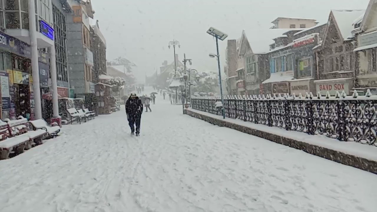 heavy snowfall at mall road Shimla