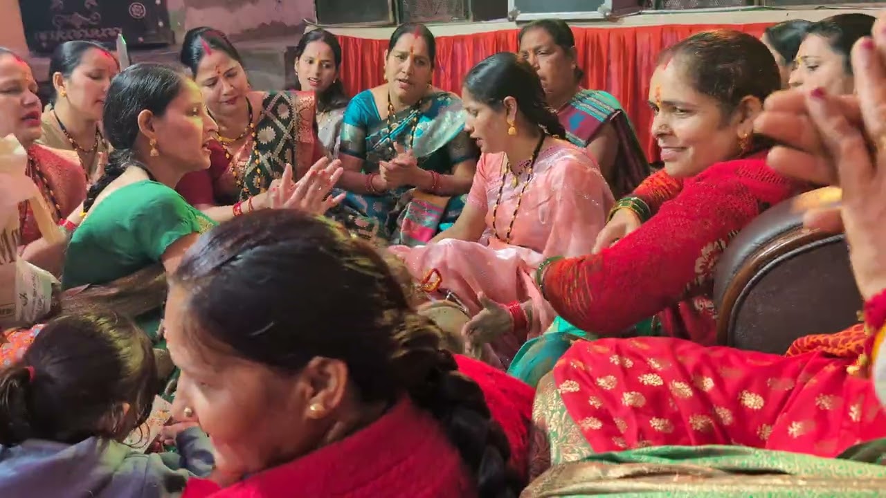 मंगल गीत युग युग जिये हरियाली बन्नी  लाल चुनरिया वाली