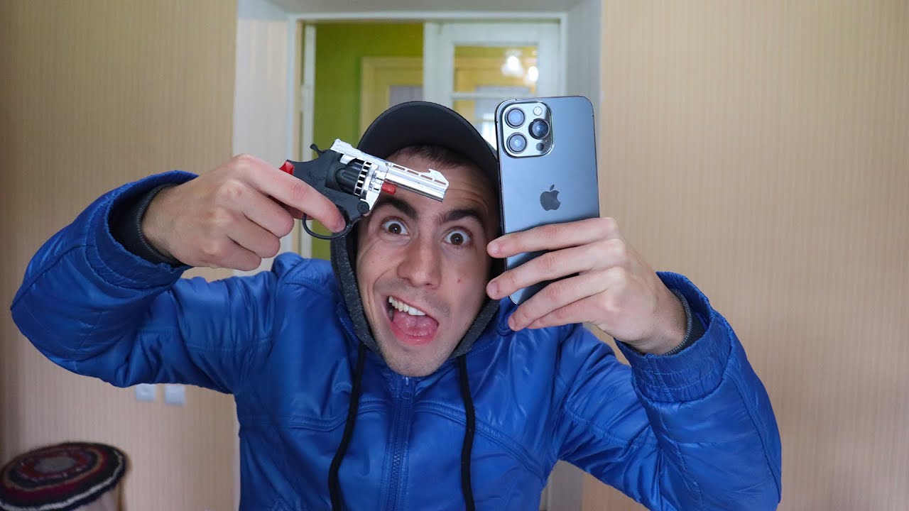 Mai pe scurt vorbind  Am Cel Mai Nou IPhone!