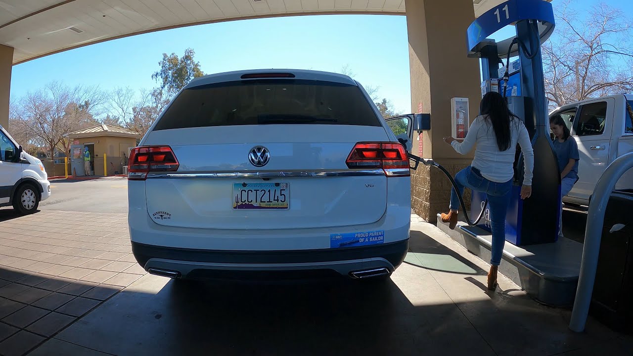 Tight Jeans & Gas, Sam's Club, 1225 N Gilbert Rd, Gilbert, Arizona, 3 February 2022