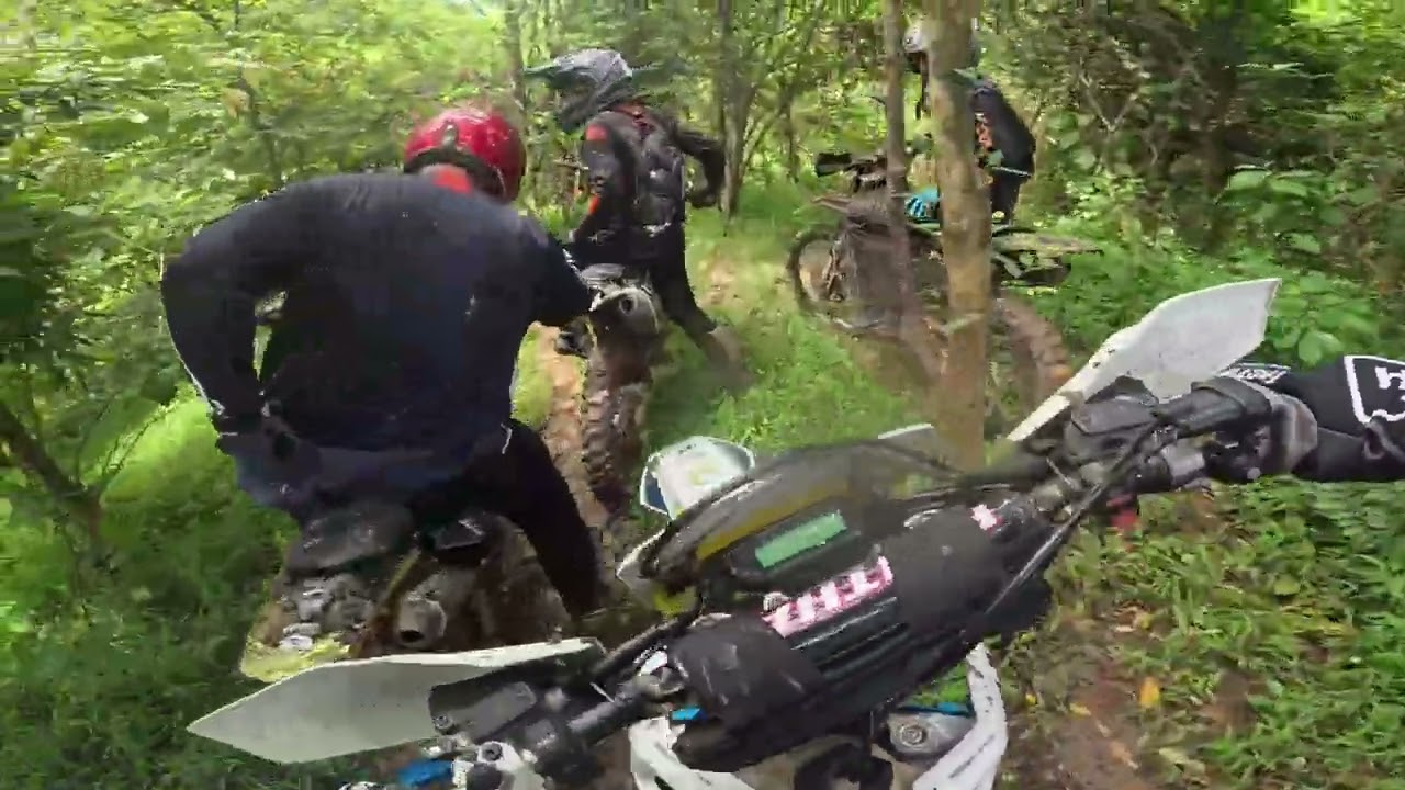 Jalur lebak Ungkal sumedang syahdu bersama teman-teman