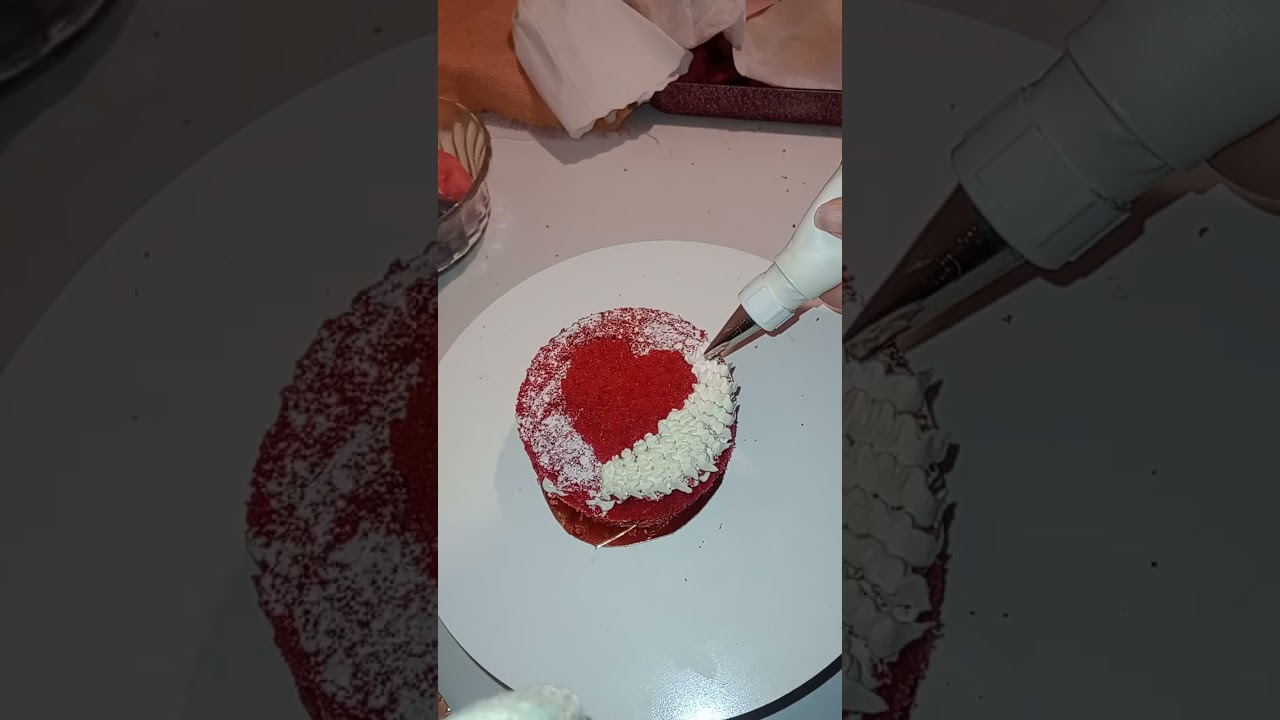 Bueno, esta mini torta es de 11 cm ideal para regalar,recuerden que se acerca san Valentín 🥰