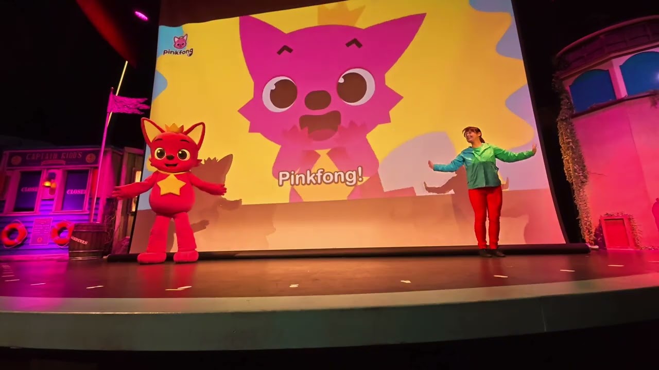 ‘Hello, Pinkfong’ (Live @ SeaWorld San Diego) - PINKFONG