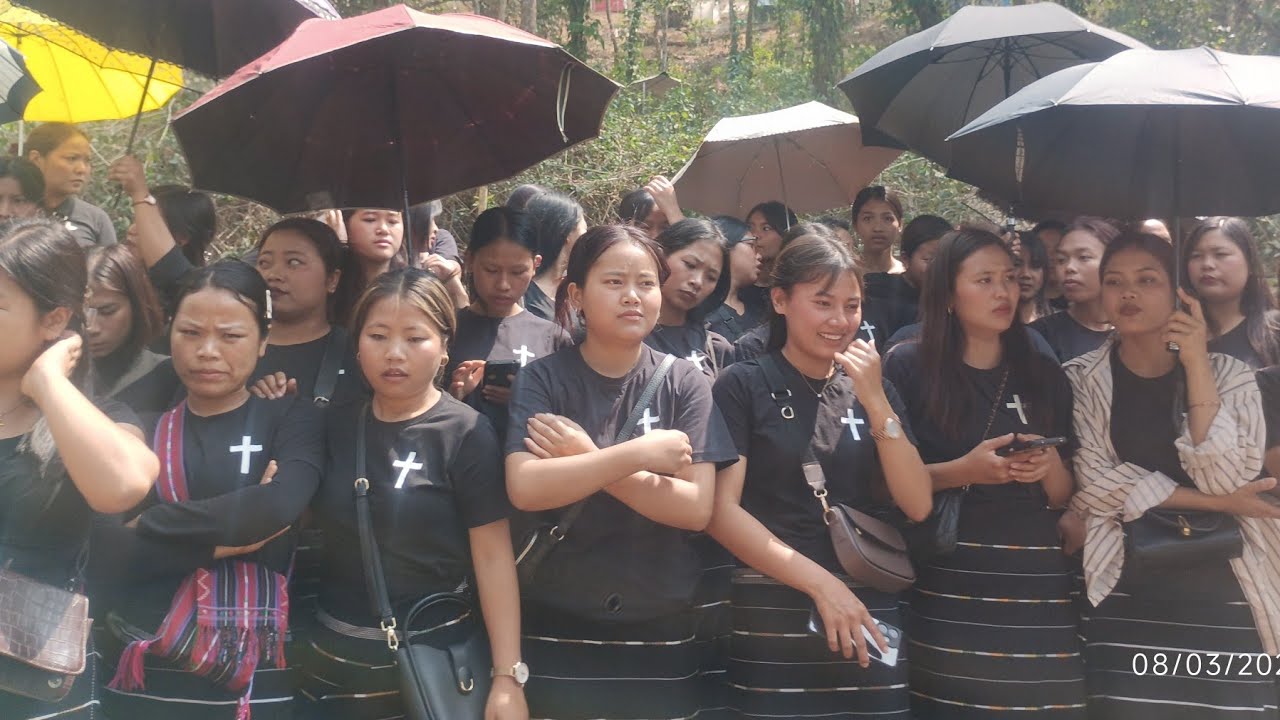 HYA THLANMUOL SAIDAN A KHUO NEITU (L) PASTOR L T HRIETA CHU PASTOR IMMANUELIN A LO VUI TAH.
