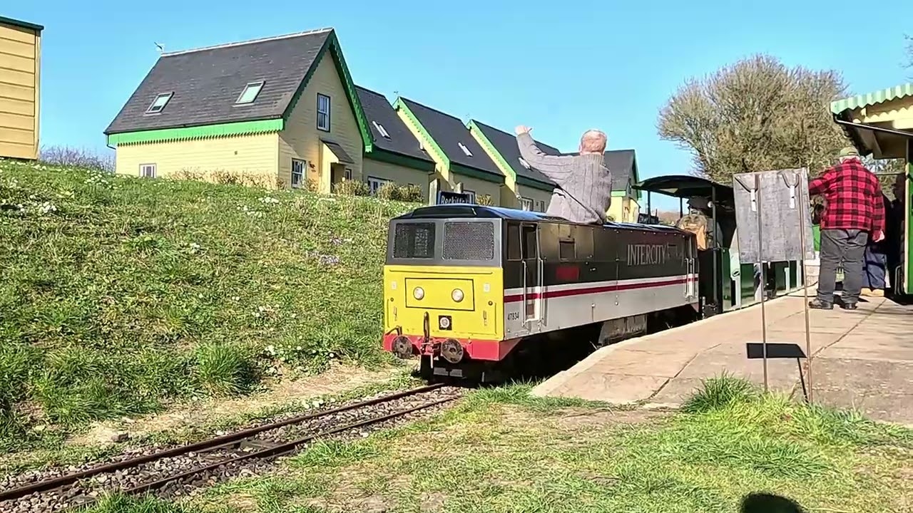 Mid Hants Miniature Railway - Ropley  (4k  50fps)