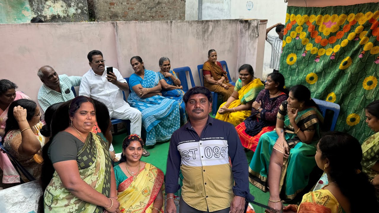 పెళ్లికూతురు ని రెడీ చేసే లోపు వంటలు చేసి భోజనాలు చేసి అందరూ పెళ్లికూతురుని ఆశీర్వదించాం 🙏