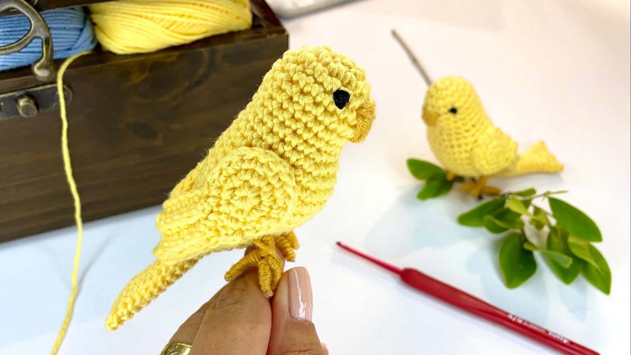 Passarinho de Amigurumi Tipo Canarinho