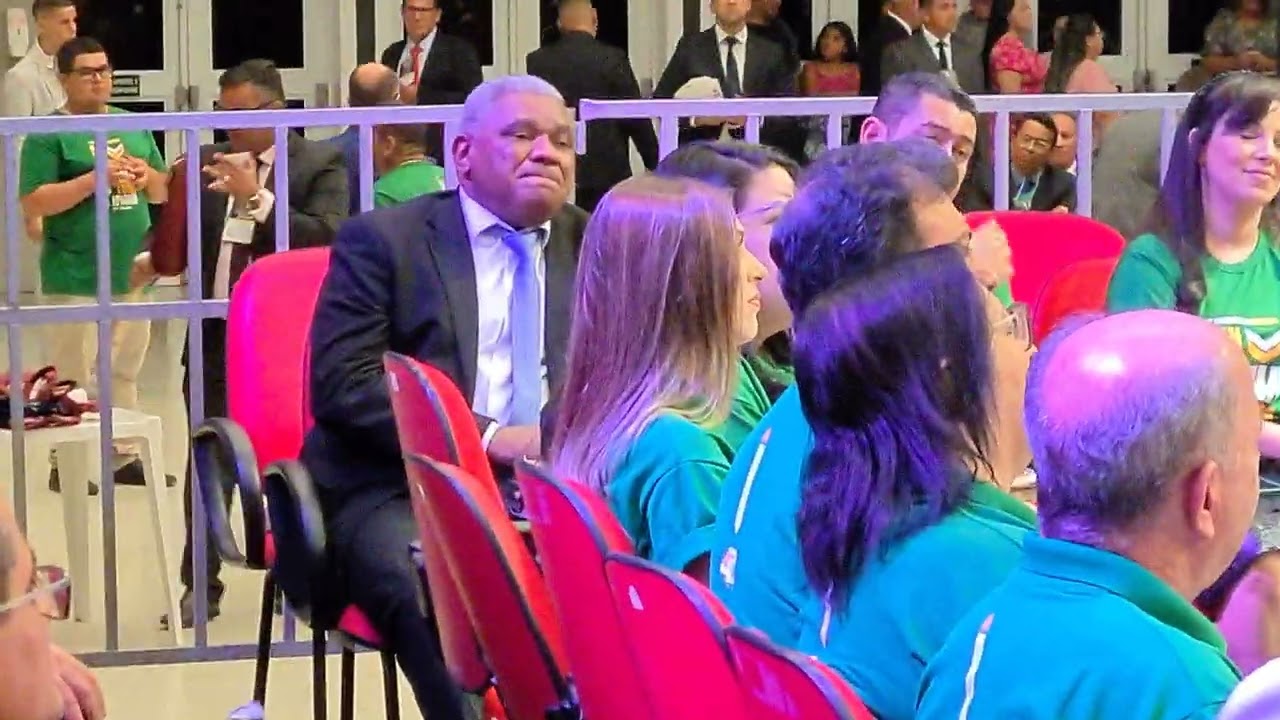 SUEDSON     DAMASCENO 2023 E BANDA AO VIVO  HINO  OU  QUESTIONA OU ADORA
