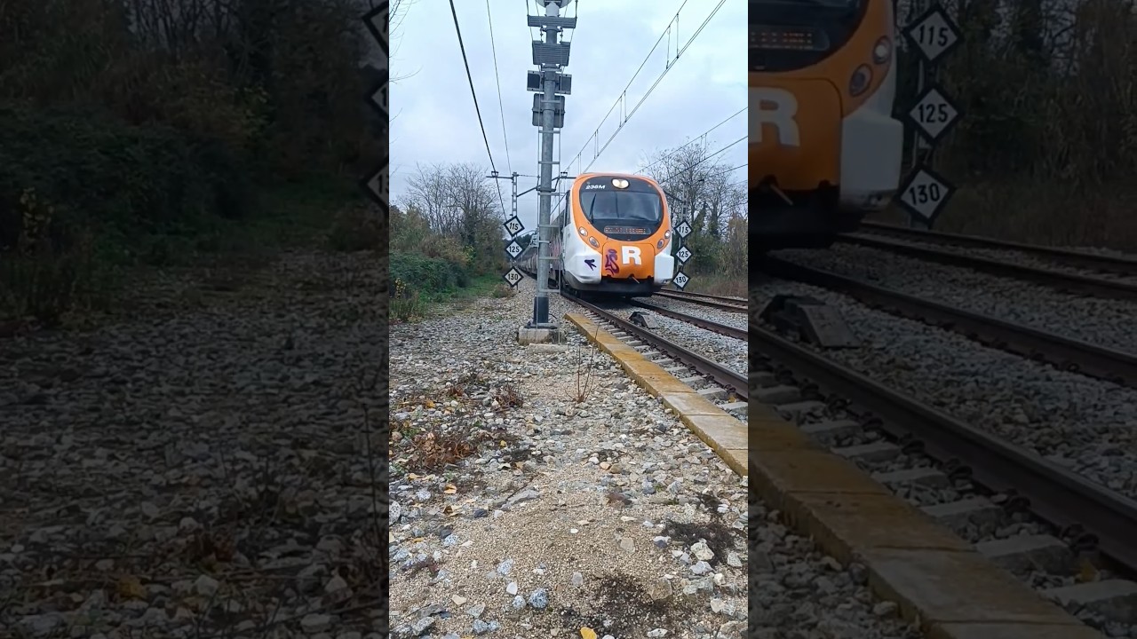 Civia 465 doble entrando en palautordera hacia sant Celoni r2 con saludo (entra r&aacute;pido&iquest;No?)