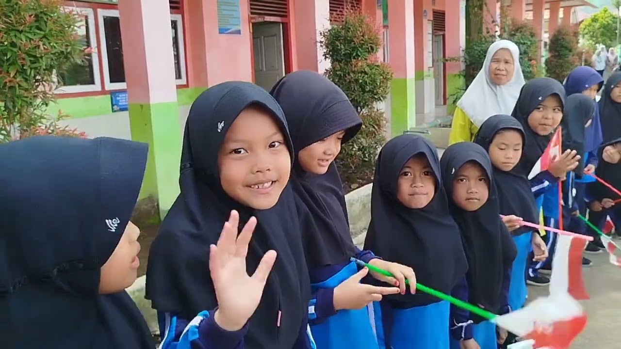MBG RESMI BEROPERASI DI TIGA SEKOLAH DI KECAMATAN AIR HANGAT BARAT KABUPATEN KERINCI