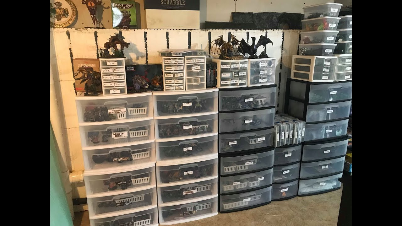 How I store and organize my plastic D&D miniatures.