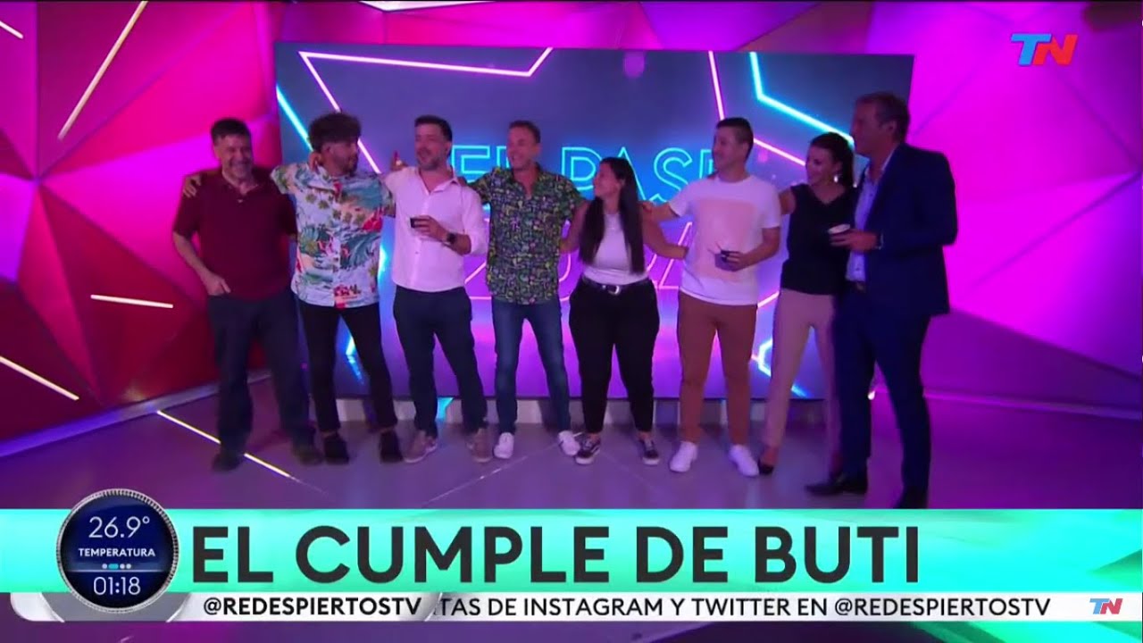 Le festejan el cumple a BUTI Juan Butvilofsky en EL PASE 2024 #TNDeNoche #ReDespiertos #FelizCumple