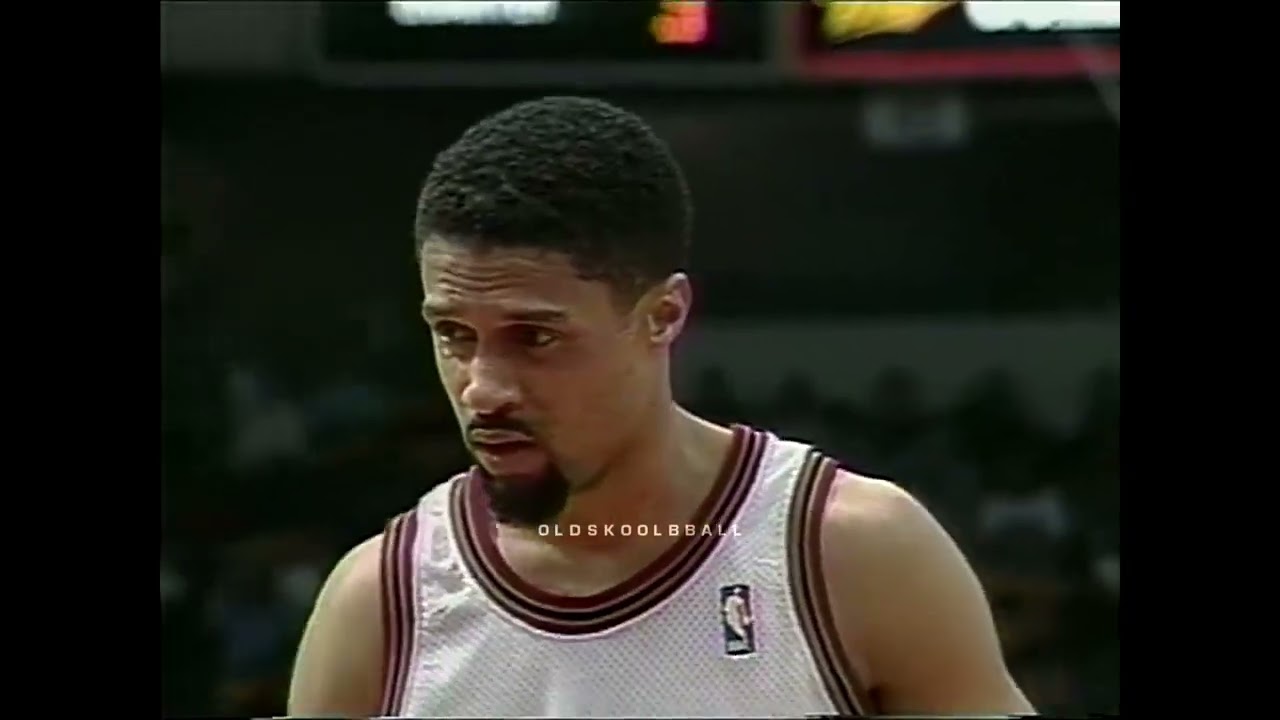 Mahmoud Abdul-Rauf TORCHES the 95-96 Bulls.
