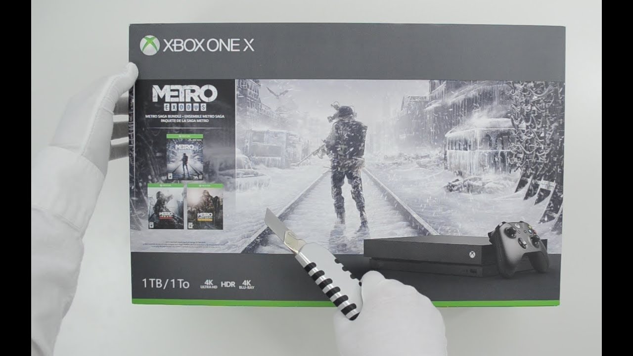 Xbox One X 1TB Console-Metro Saga Bundle Unboxing