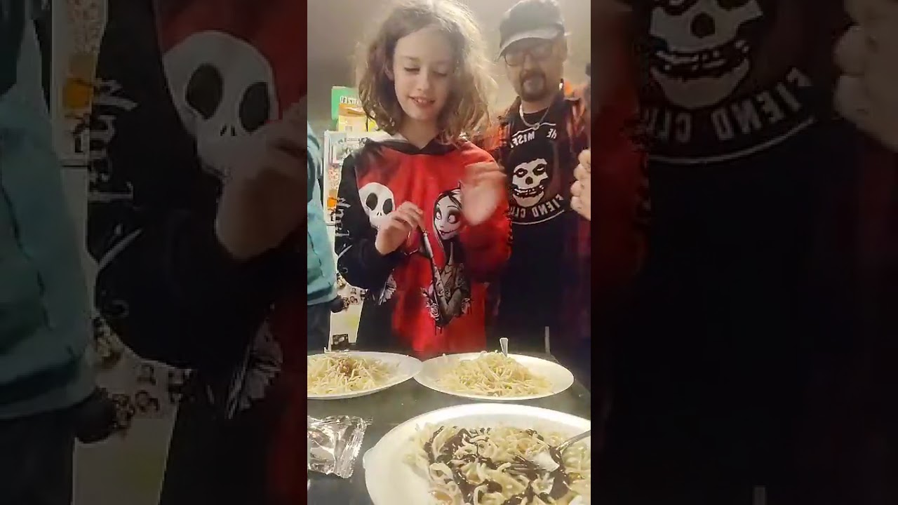 We made elf spaghetti #mcp #funny #mcpeculiarities 