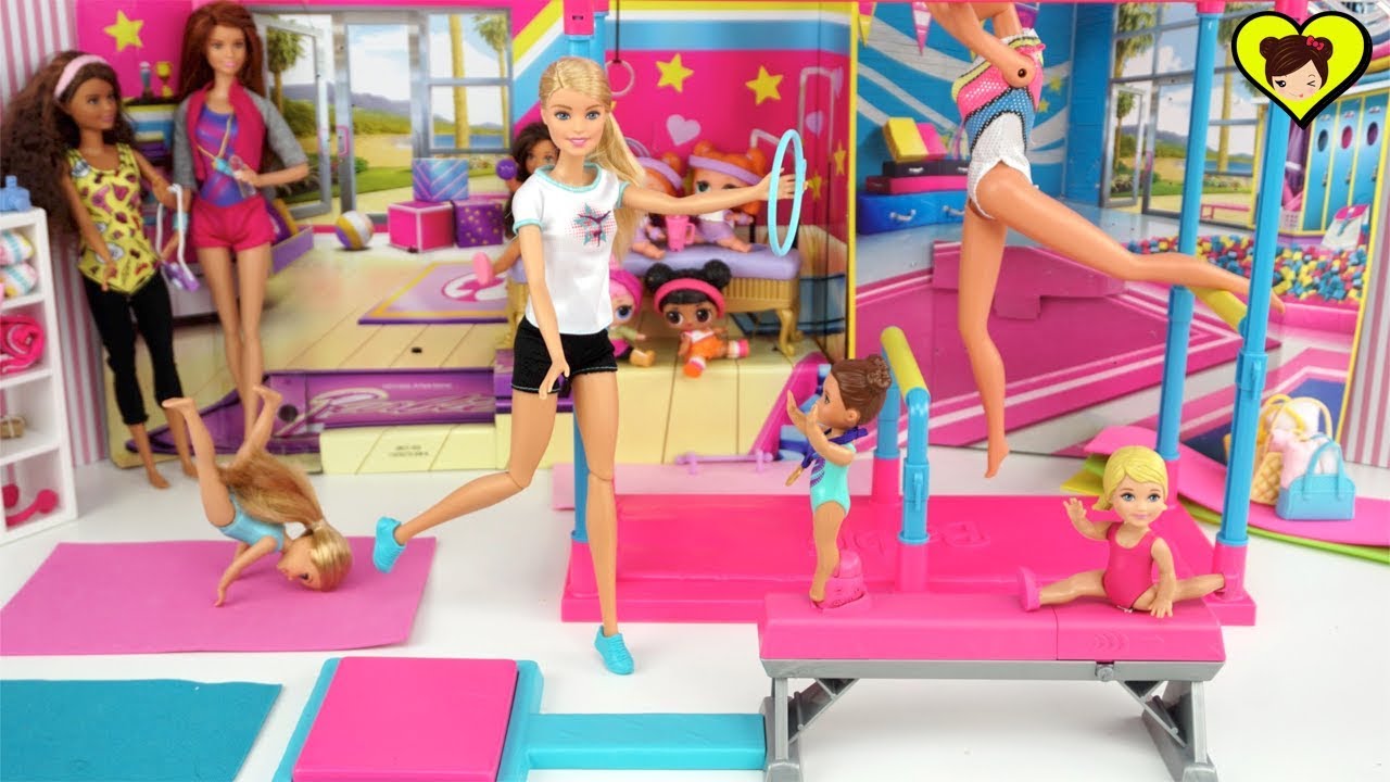 Barbie Competencia de Gimnasia con Muñecas que Hacen Piruetas