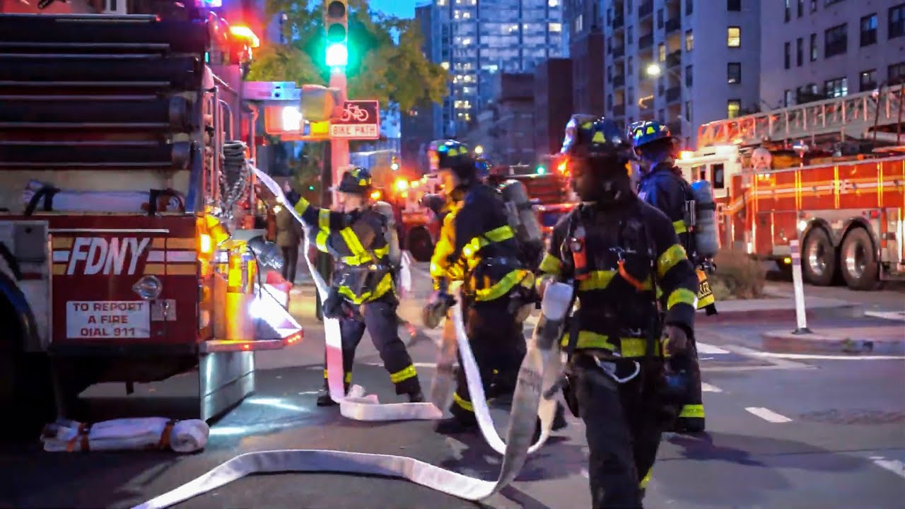 [ **Early Arrival** Manhattan Box 1176 ] High-Rise Fire in Basement Grate, Members Stretch the Line