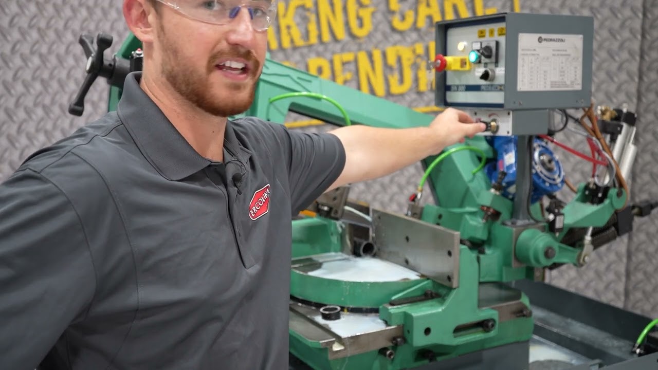 Pedrazolli SN 300 Newton - Manual Bandsaw in Operation