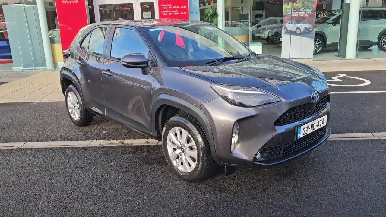 231MO474 Yaris Cross Luna