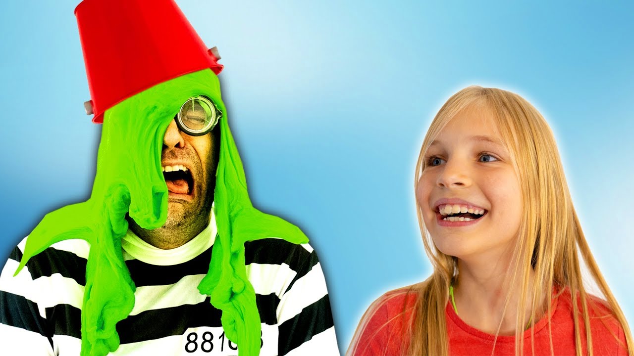 Amelia and Avelina halloween slime adventure and a magic cloak