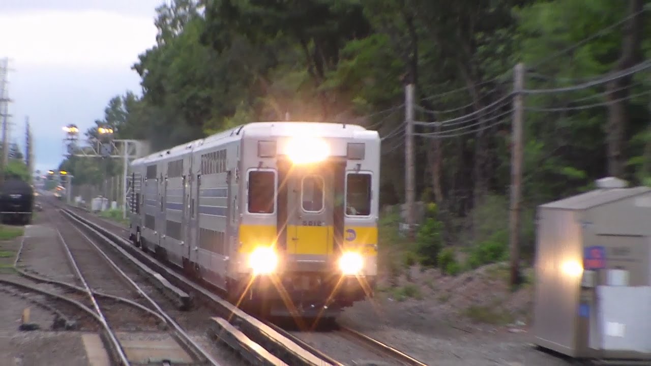 LIRR: Tuesday Morning Rush Railfanning at New Hyde Park