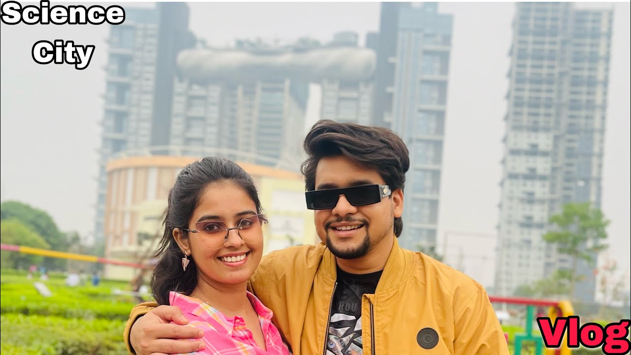 Itni Uchai se Gire To Kya hoga 😰 | Couple masti On Science City 😍 | vishu aly