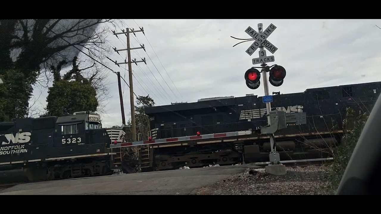 NS NN04 crosses ohio street