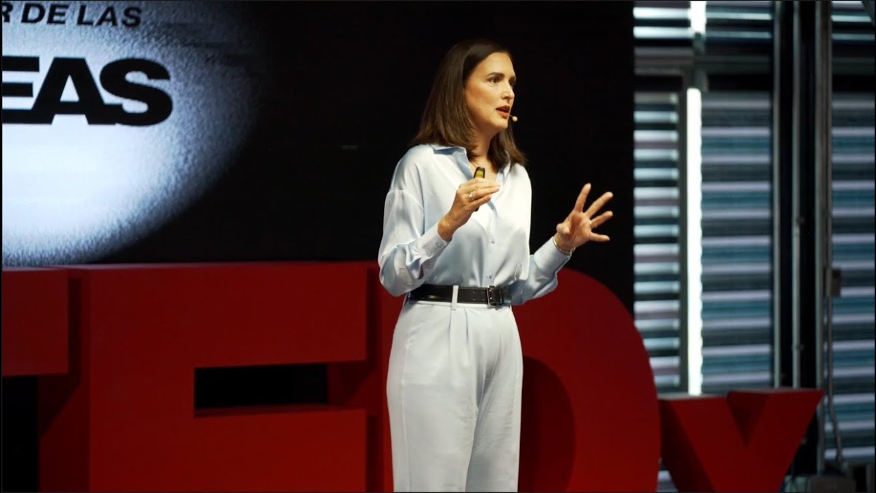 El impacto de la comparaci&oacute;n en redes sociales | M&oacute;nica Ferreira Almada | TEDxTecdeMtySanLuisPotosi