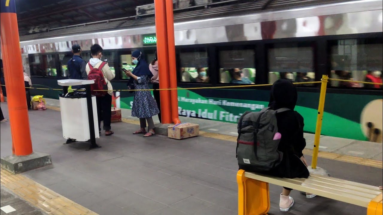 KA Argo Parahyangan Special Livery Lebaran Idul Fitri 2022 