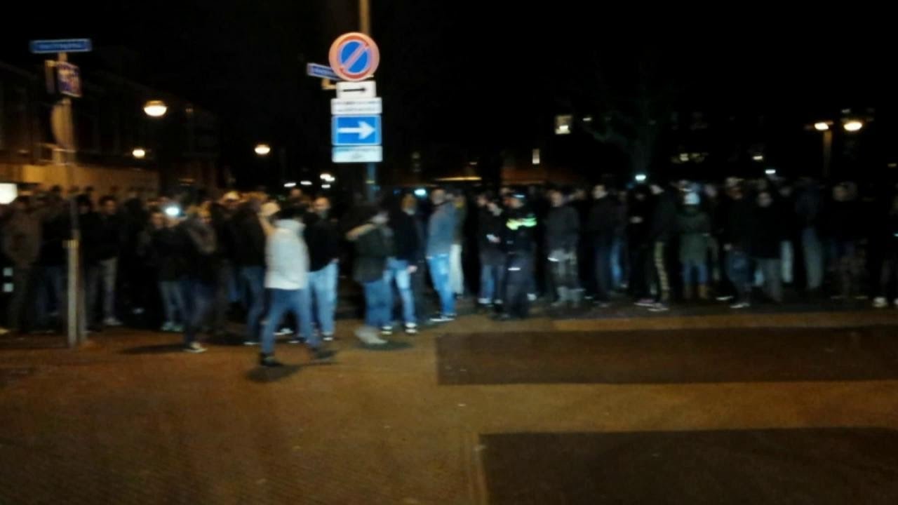 Honderden protesteren tegen azc