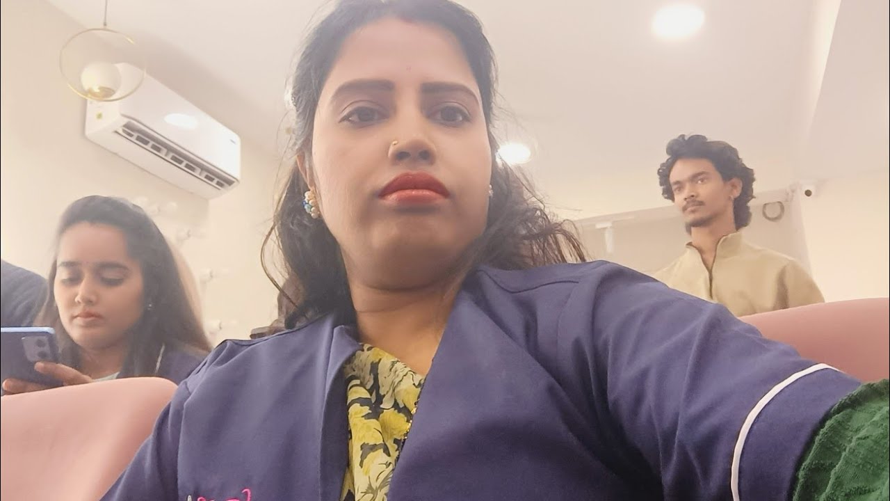 Aaj Gyi Skin Ki Advance Class Lene🥰#youtube #viral #vlog #dailyvlog #1million #geetgothwalvlogs  