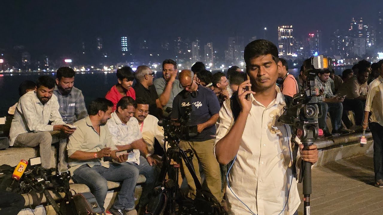 LIVE FROM MUMBAI - CRAZY REACTIONS FROM  MARINE DRIVE - INDIA VS ENGLAND SEMIFINAL