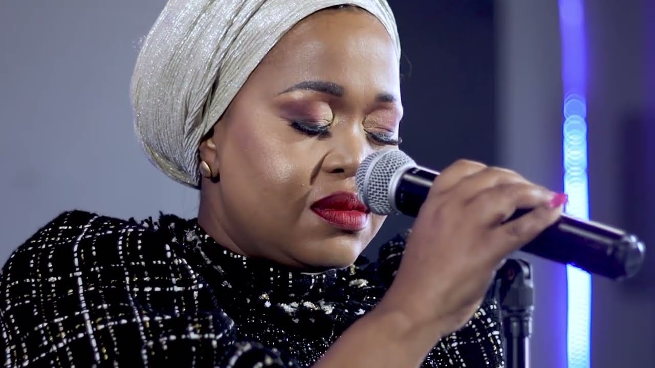 Dr Winnie Mashaba ft Kutullo Mr Creativity. Lengeloi Laka Unplugged