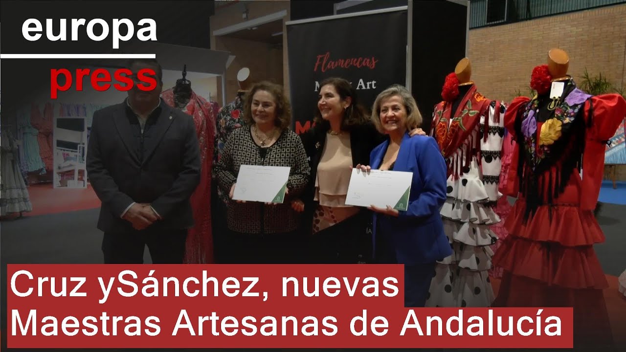 Diseñadora María del Carmen Cruz y bordadora María José Sánchez, Maestras Artesanas