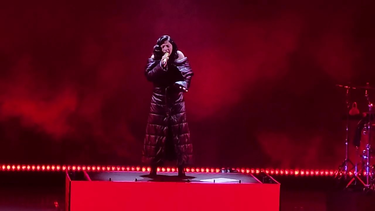 entrada de concierto, aunque te mueras por volver - mon laferte