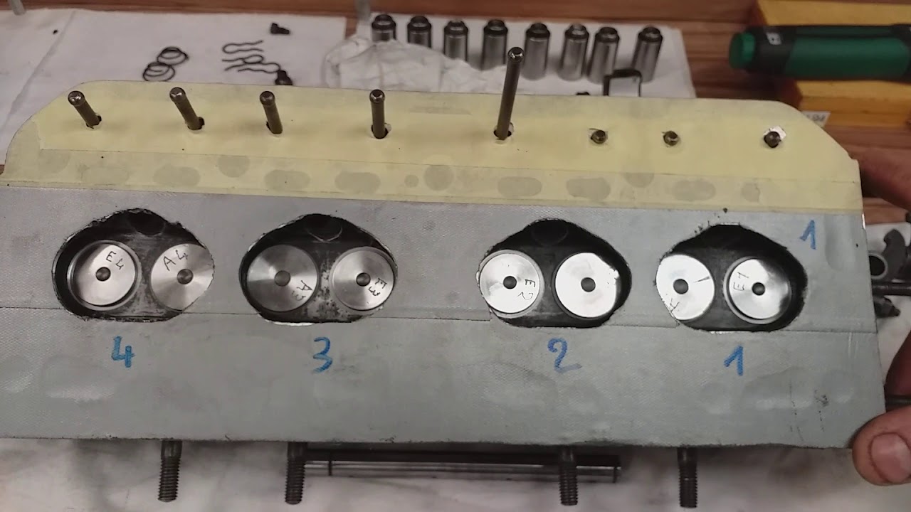 Montage pistons dans le bloc moteur