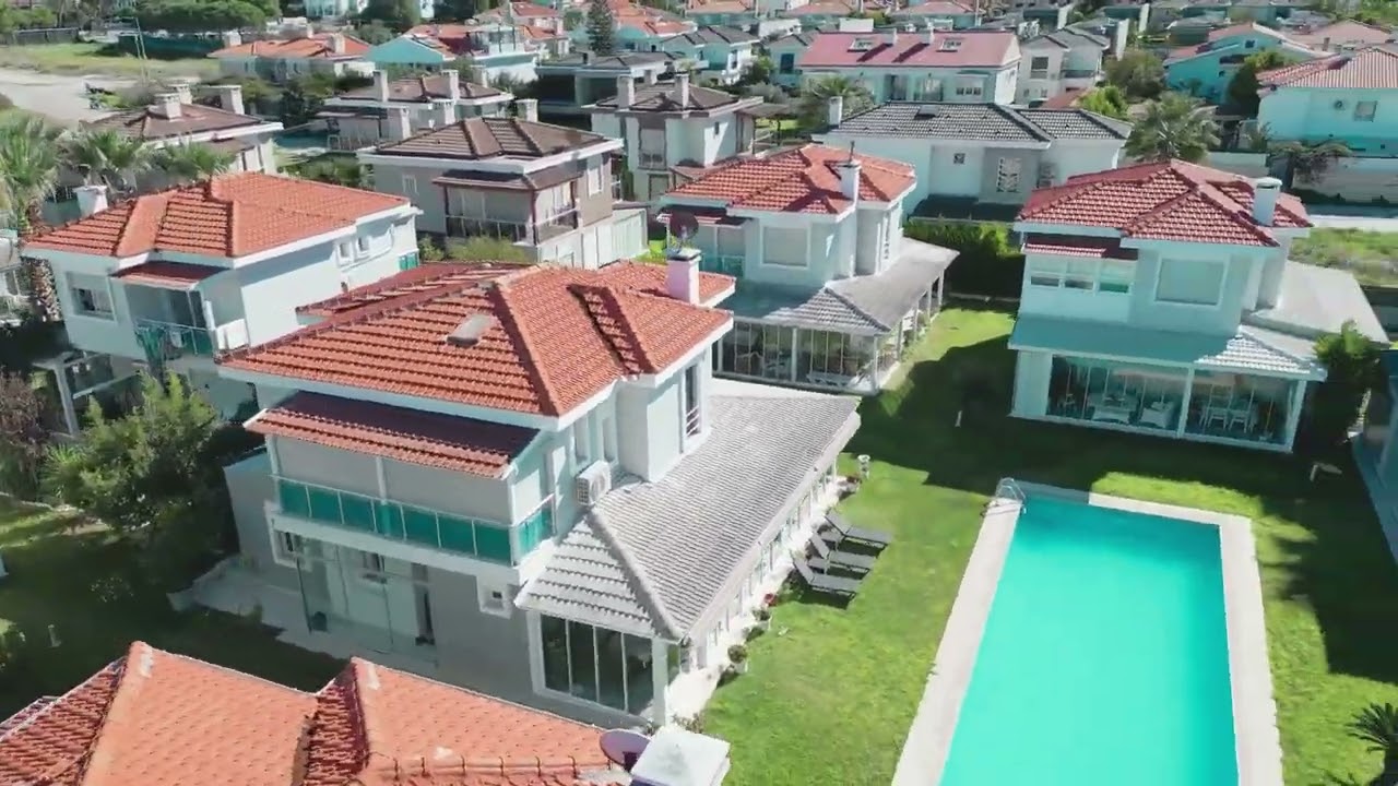 SATILIK - ALAÇATI ÇAMLIKYOL SİTE İÇERİSİNDE 4+1 VİLLA