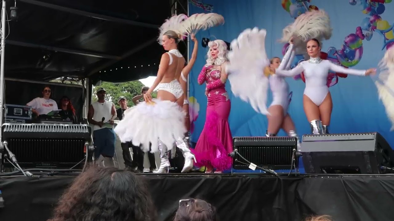 Jackel Doll Performing At Fair Day In Sydney Australia