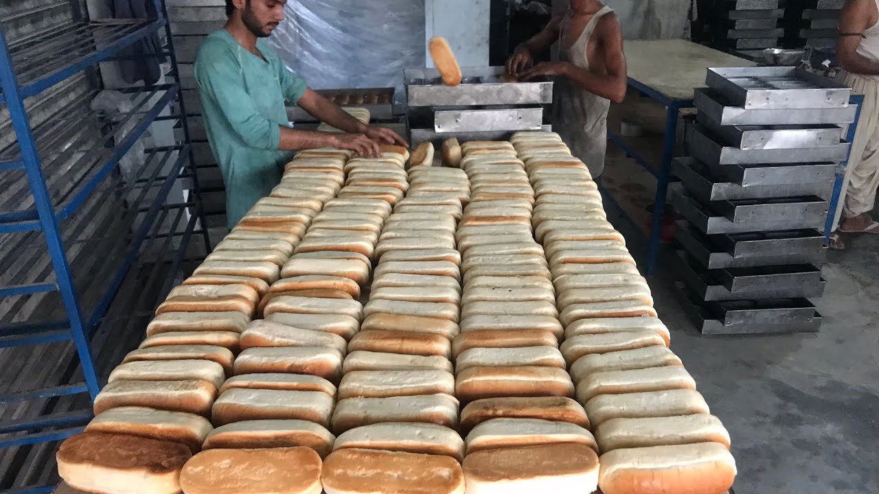 Burger bun making|Bakery food recipe|Buns making at Pakistani bakery|Burger bun recipe