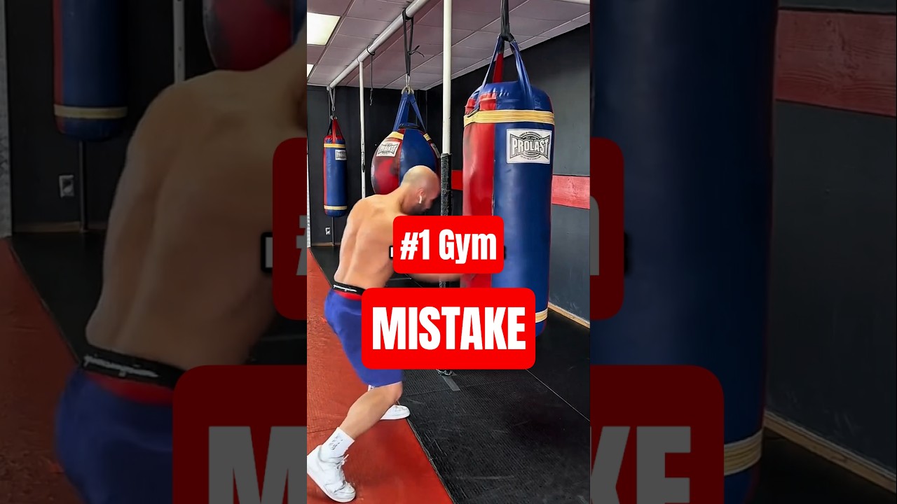 Boxer Reveals #1 Heavy Bag Mistake Beginners Make in the Gym