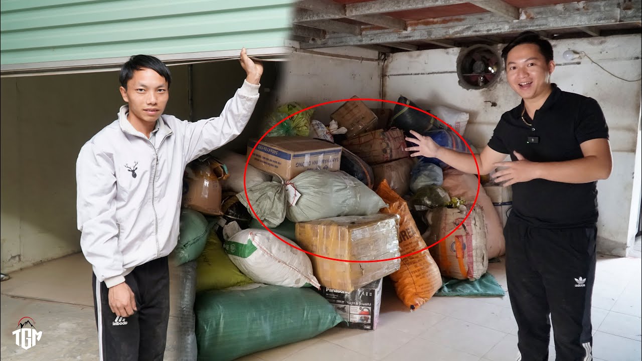 Em Vần 2 Con “Đột Nhập” Kho Hàng Từ Thiện của TGM. Sốc với nhiều Thùng quà KHÔNG ĐỊA CHỈ RÕ RÀNG